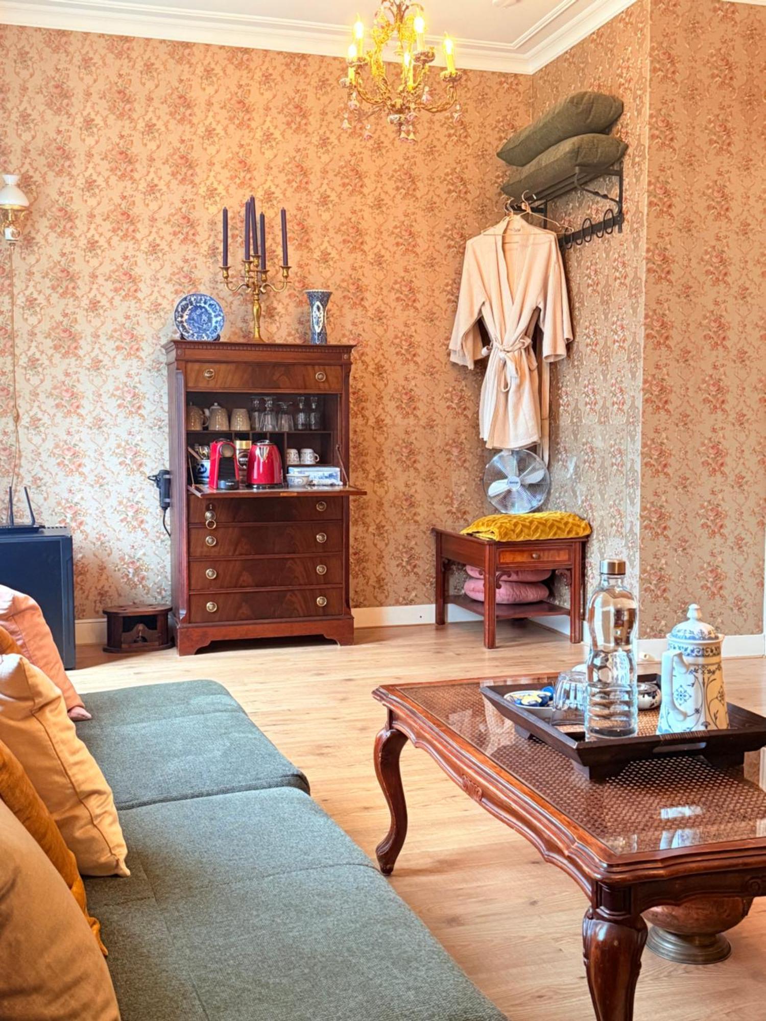 Luxurious Classical Dutch Styled Room In City Centre Of The Hague - Home Stay Eksteriør billede
